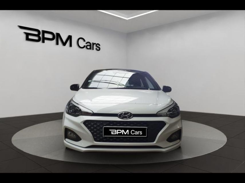 18230 : Hyundai Bourges - BPM Cars - HYUNDAI i20 - i20 - Polar White Métal/Toit/rétros Black - Traction - Essence