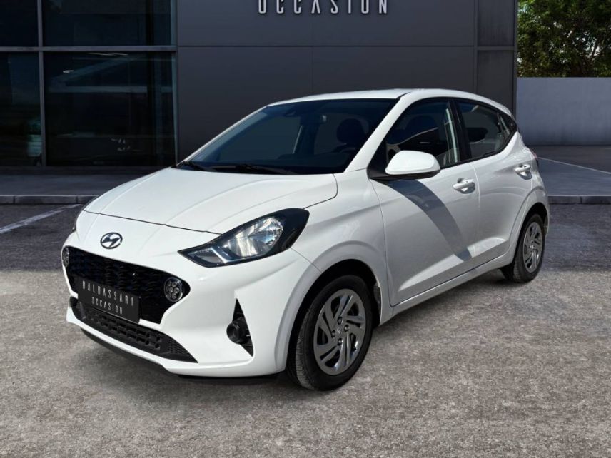 75010 : Hyundai Paris Nord - Goncourt Automobiles - HYUNDAI i10 Intuitive - i10 III - Blanc - Boîte manuelle - Essence sans plomb