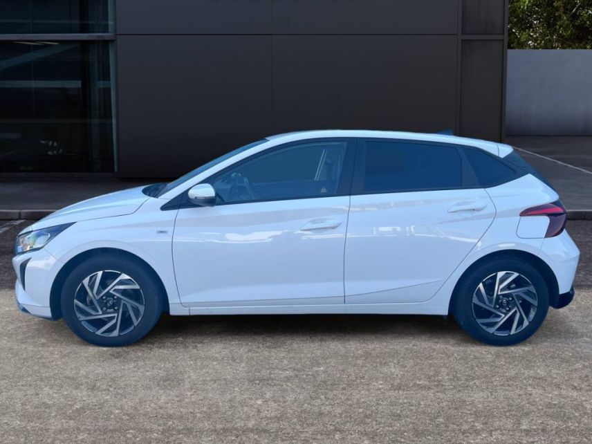 75010 : Hyundai Paris Nord - Goncourt Automobiles - HYUNDAI i20 Intuitive - i20 III - Blanc - Boîte manuelle - Essence sans plomb