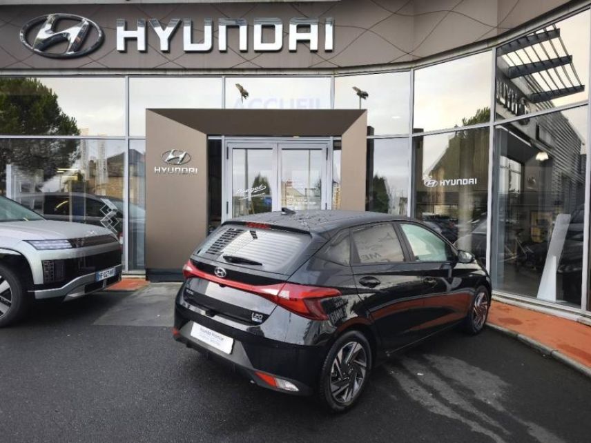 19100 : Hyundai Brive-la-Gaillarde - Garage Pouget - HYUNDAI i20 - i20 - Phantom Black Métal - Traction - Essence/Micro-Hybride