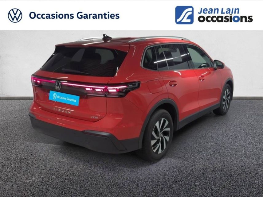 75010 : Hyundai Paris Nord - Goncourt Automobiles - VOLKSWAGEN TIGUAN VW Edition - TIGUAN III - ROUGE PERSIMMON - Automate sequentiel - Essence sans plomb