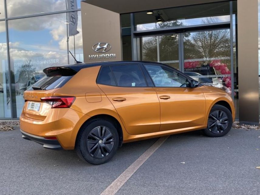 92250 : Hyundai Motor Company - SKODA Fabia - Fabia - Orange Phoenix métal prm (Color Concept) - Traction - Essence