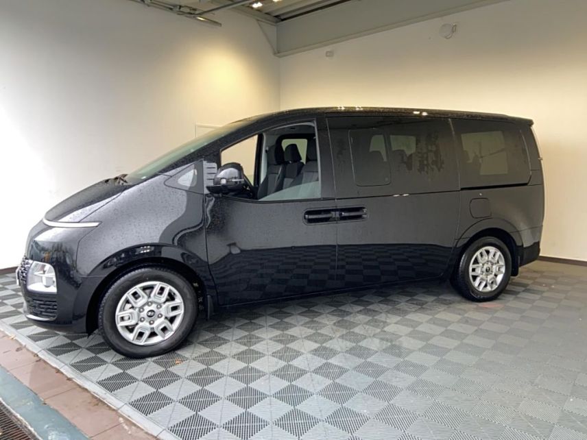 75010 : Hyundai Paris Nord - Goncourt Automobiles - HYUNDAI STARIA Creative - STARIA - Noir - Boîte automatique - Essence / Courant électrique