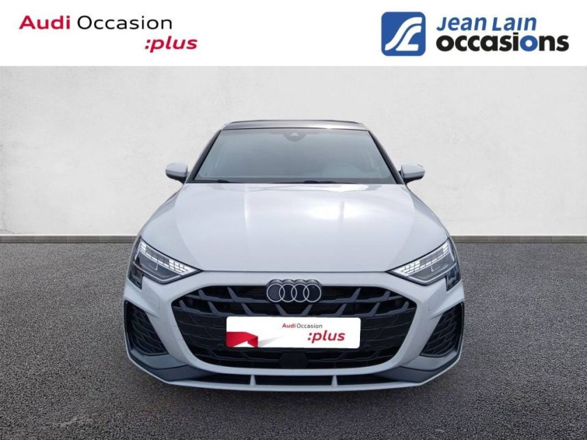 75010 : Hyundai Paris Nord - Goncourt Automobiles - AUDI A3 SPORTBACK S line - A3/S3/RS3 IV - BLANC GLACIER METALLISE - Automate sequentiel - Essence sans plomb