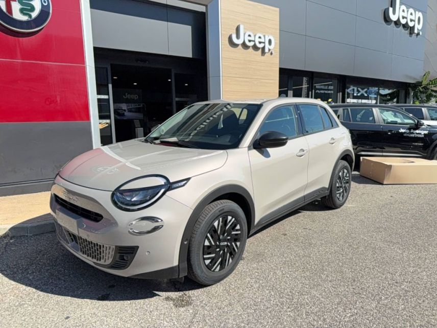 75010 : Hyundai Paris Nord - Goncourt Automobiles - FIAT 600 SOCIETE  - 600 SOCIETE - Beige - Boîte automatique - Essence sans plomb