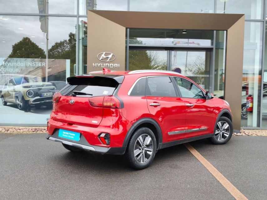 92250 : Hyundai Motor Company - KIA Niro - Niro - Rouge Magma métallisé - Traction - Hybride rechargeable : Essence/Electrique