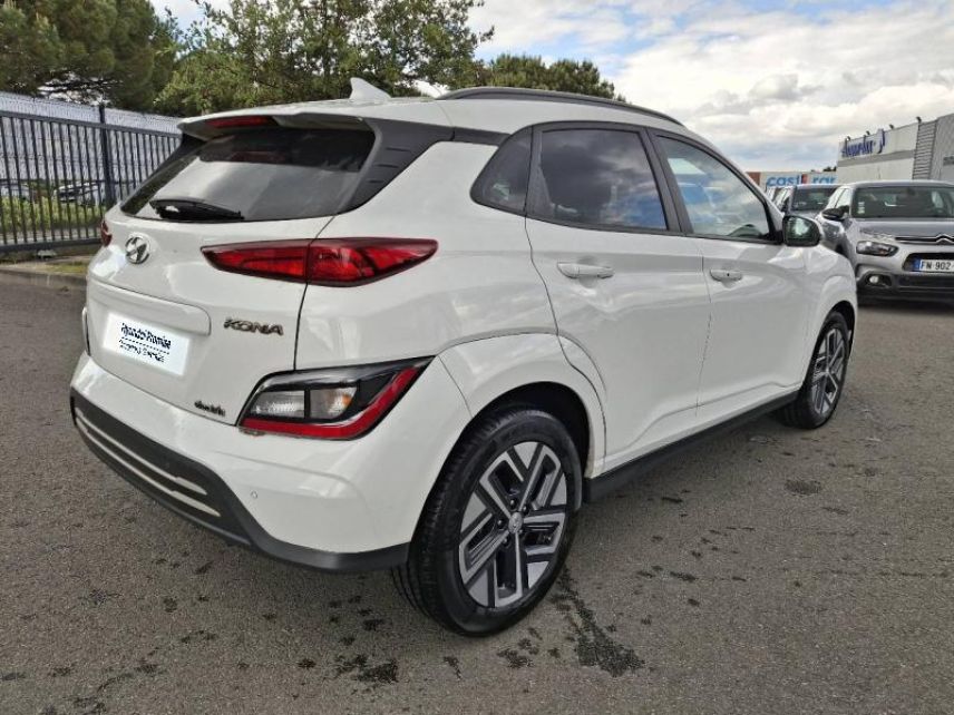 56000 : Hyundai Vannes - Park Lann Automobiles - HYUNDAI Kona - Kona - Serenity White Métal - Traction - Electrique