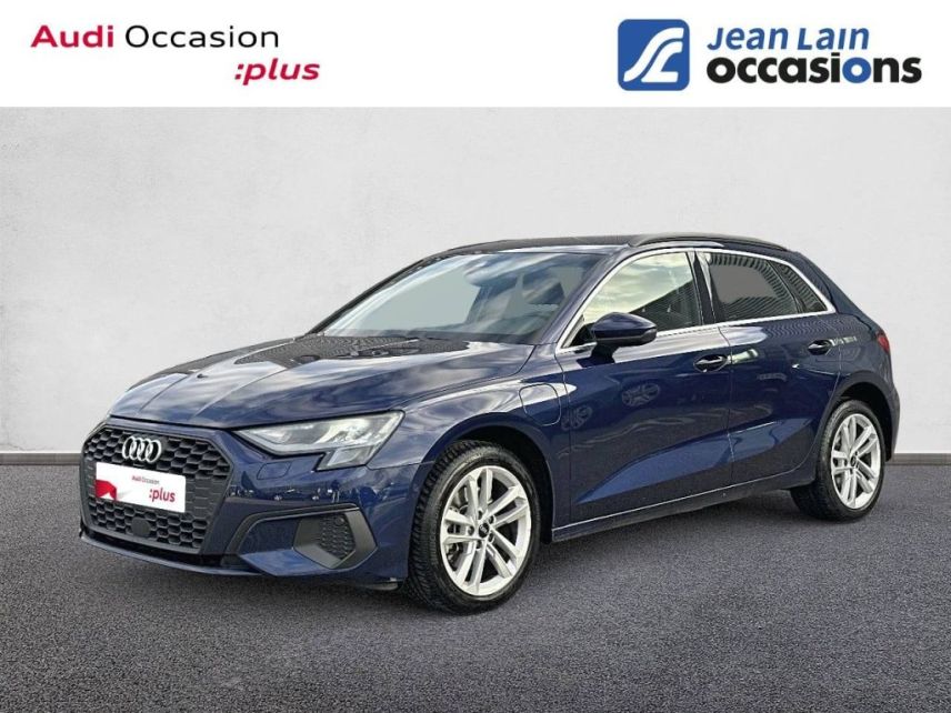 75010 : Hyundai Paris Nord - Goncourt Automobiles - AUDI A3 SPORTBACK Design - A3/S3/RS3 IV - BLEU NAVARRE METALLISE - Automate sequentiel - Essence / Courant électrique