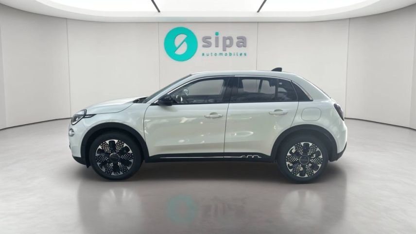 75010 : Hyundai Paris Nord - Goncourt Automobiles - FIAT 600 La Prima - 600 - Blanc                                              - Boîte automatique - Essence sans plomb