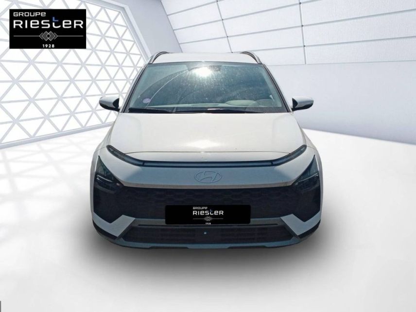 75010 : Hyundai Paris Nord - Goncourt Automobiles - HYUNDAI BAYON Intuitive - BAYON - BLANC - Boîte manuelle - Essence sans plomb