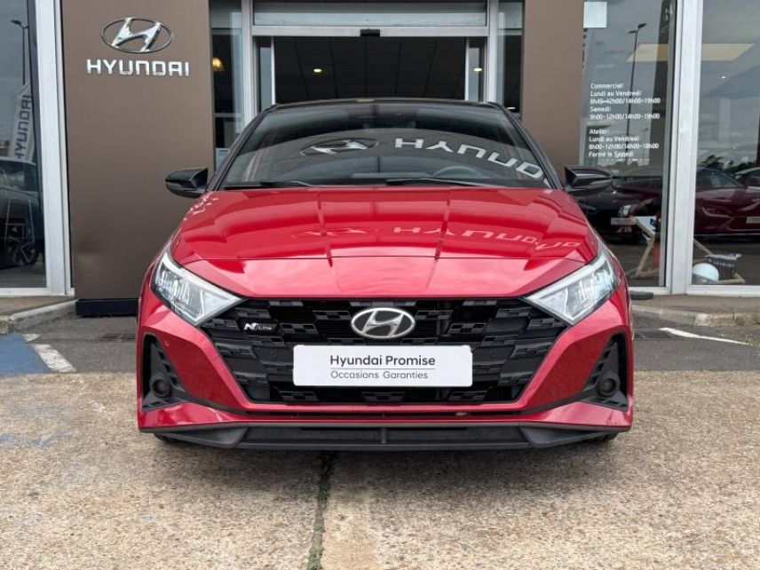 72100 : Hyundai Le Mans - GCH LE MANS - HYUNDAI i20 - i20 - Dragon Red Métal/Toit/rétro Black - Traction - Essence/Micro-Hybride