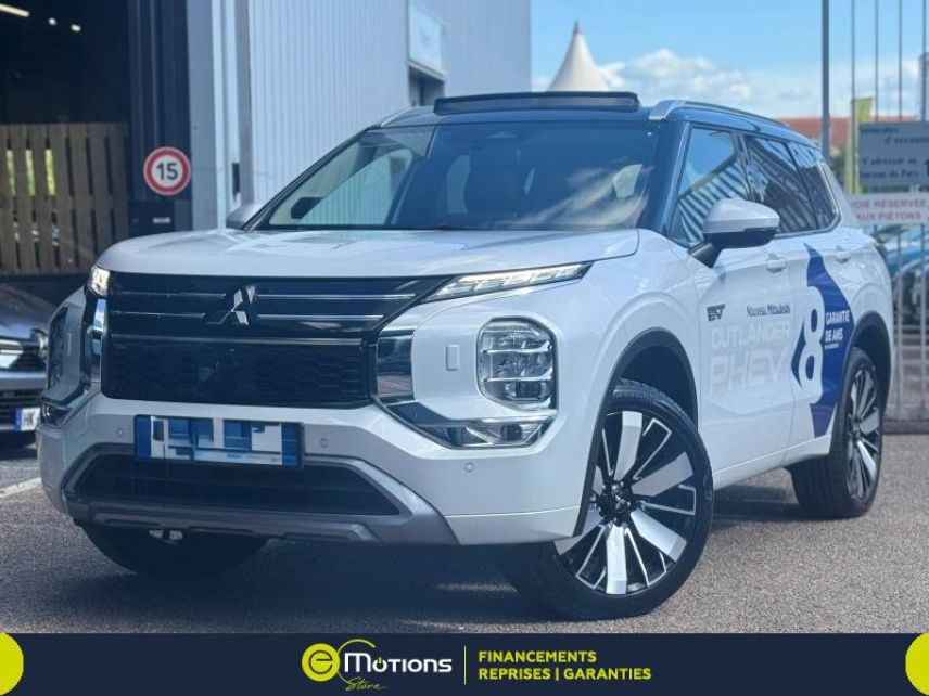 54520 : Hyundai Nancy - Théobald Automobiles - MITSUBISHI Outlander - Outlander - Diamond White Spéciale/Toit Noir - Transmission intégrale - Hybride rechargeable : Essence/Electrique