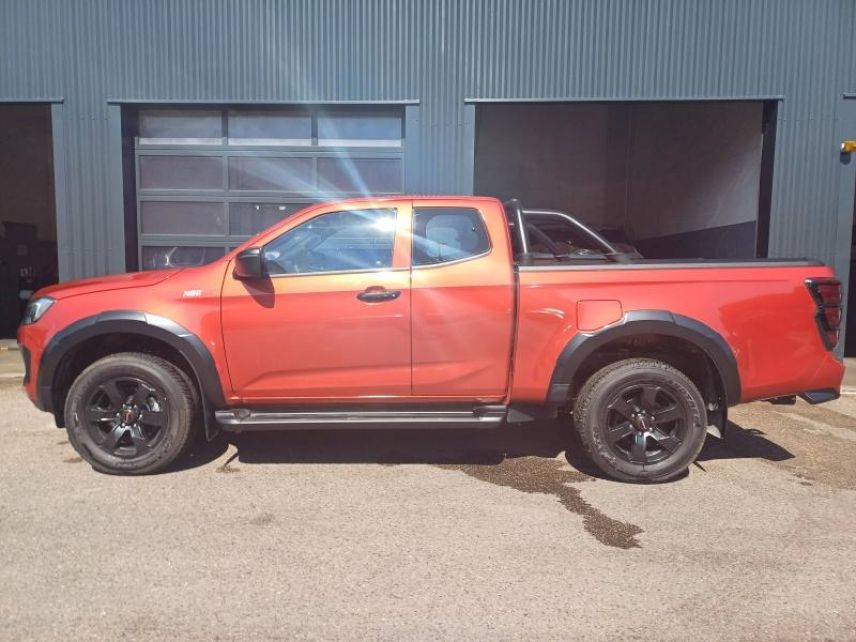 54520 : Hyundai Nancy - Théobald Automobiles - ISUZU D-Max - D-Max - Namibu Orange Mica - Transmission intégrale enclenc - Diesel
