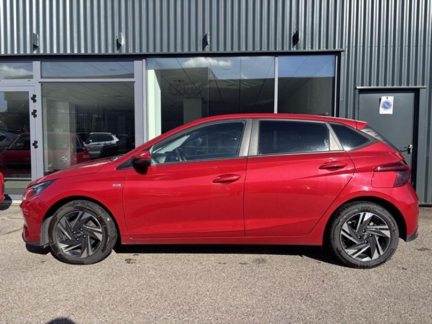 54520 : Hyundai Nancy - Théobald Automobiles - HYUNDAI i20 - i20 - Dragon Red Métal - Traction - Essence/Micro-Hybride