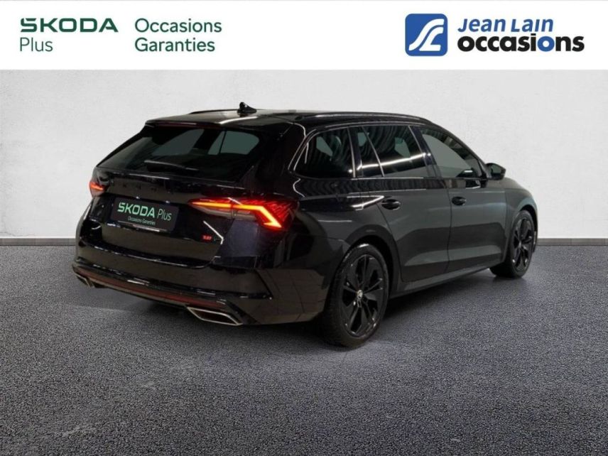 75010 : Hyundai Paris Nord - Goncourt Automobiles - SKODA OCTAVIA COMBI RS - OCTAVIA IV - NOIR MAGIC NACRE - Boîte manuelle - Essence sans plomb