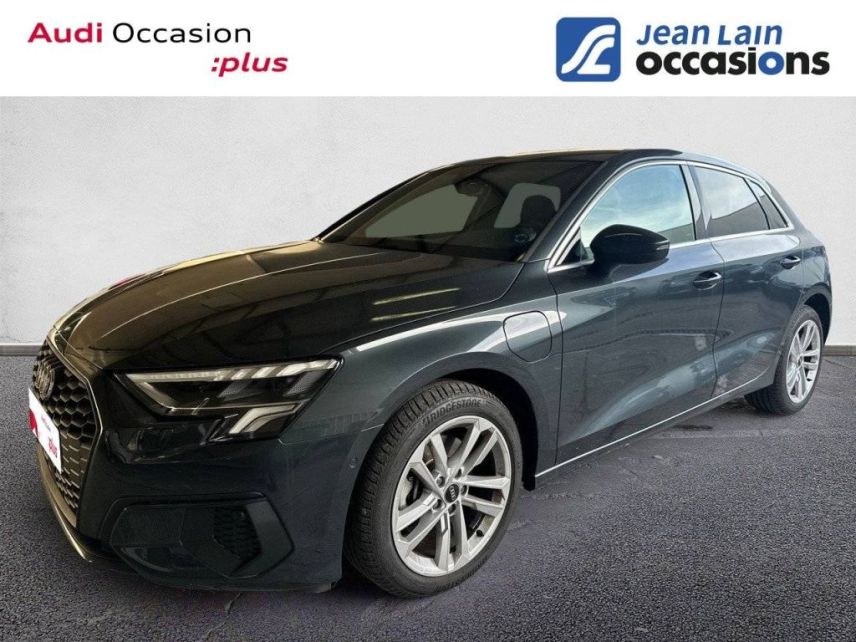 75010 : Hyundai Paris Nord - Goncourt Automobiles - AUDI A3 SPORTBACK Business Executive - A3/S3/RS3 IV - GRIS MANHATTAN METALLISE - Automate sequentiel - Essence / Courant électrique