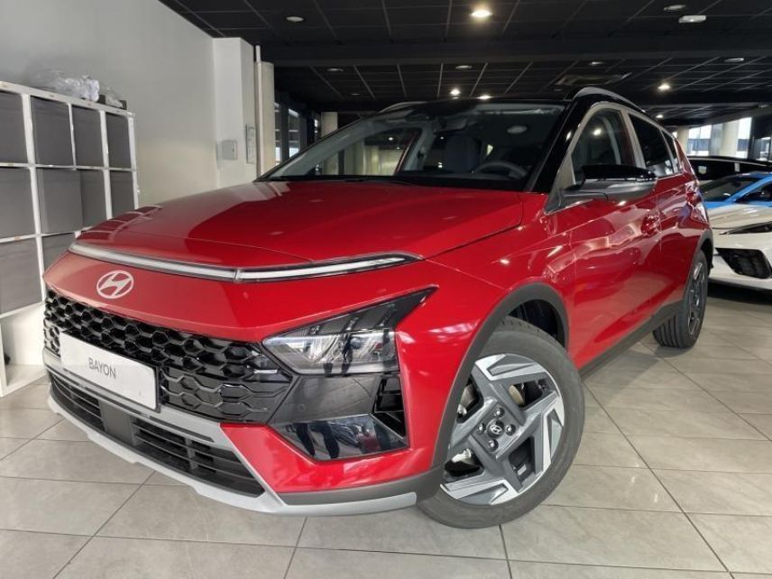 54520 : Hyundai Nancy - Théobald Automobiles - HYUNDAI Bayon - Bayon - Dragon Red Métal/Toit+rétros Black - Traction - Essence
