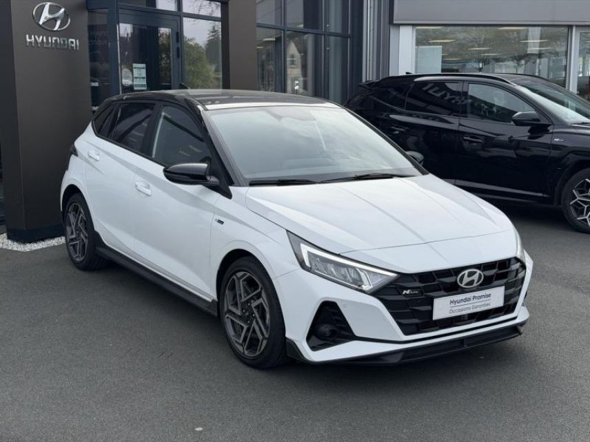 14112 : Hyundai Caen - Trajectoire Automobiles - HYUNDAI i20 - i20 - Atlas White/Toit+rétros Black - Traction - Essence