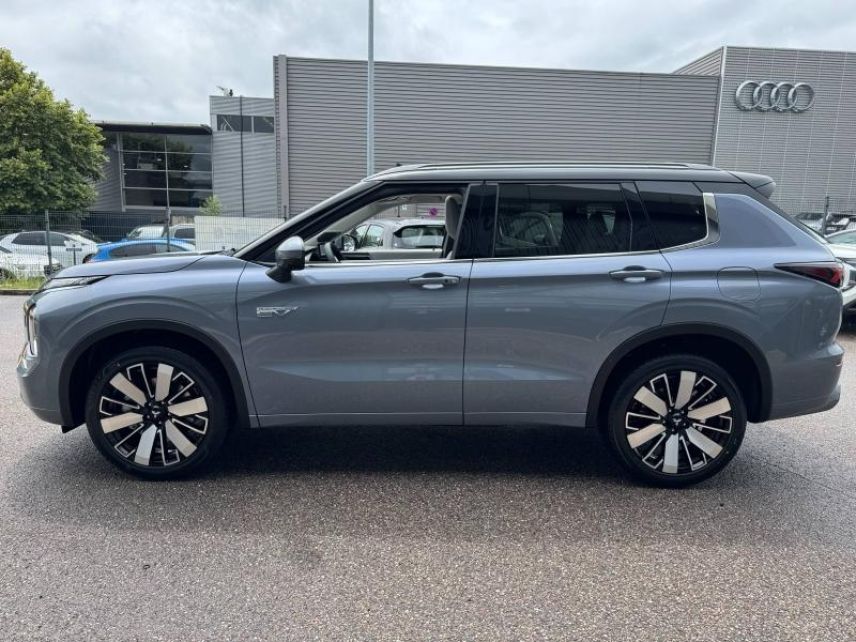 54520 : Hyundai Nancy - Théobald Automobiles - MITSUBISHI Outlander - Outlander - Moonstone Grey Premium/Toit Noir - Transmission intégrale - Hybride rechargeable : Essence/Electrique