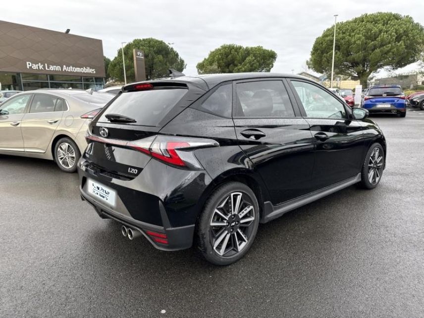 56000 : Hyundai Vannes - Park Lann Automobiles - HYUNDAI i20 - i20 - Phantom Black Métal - Traction - Essence/Micro-Hybride