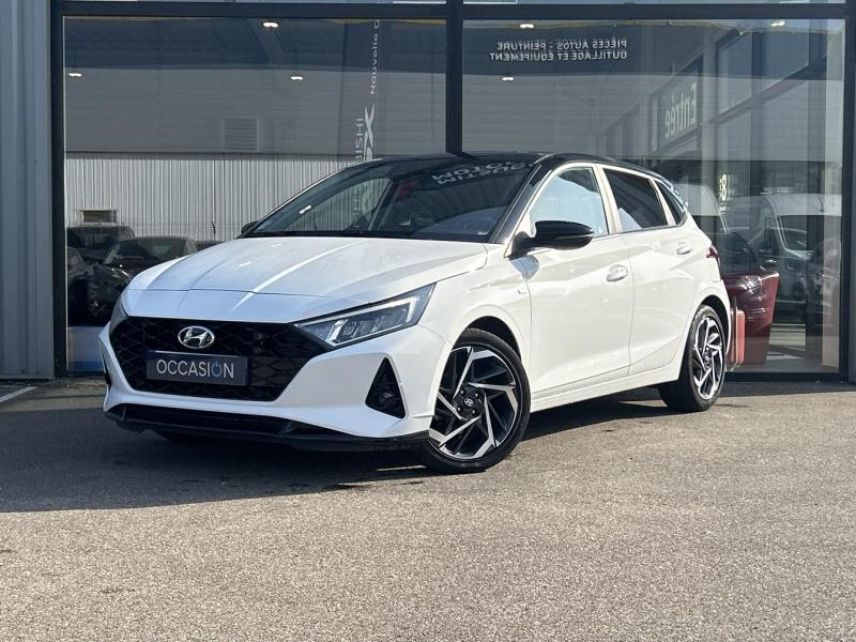 54520 : Hyundai Nancy - Théobald Automobiles - HYUNDAI i20 - i20 - Atlas White Métal/Toit/rétros Black - Traction - Essence/Micro-Hybride