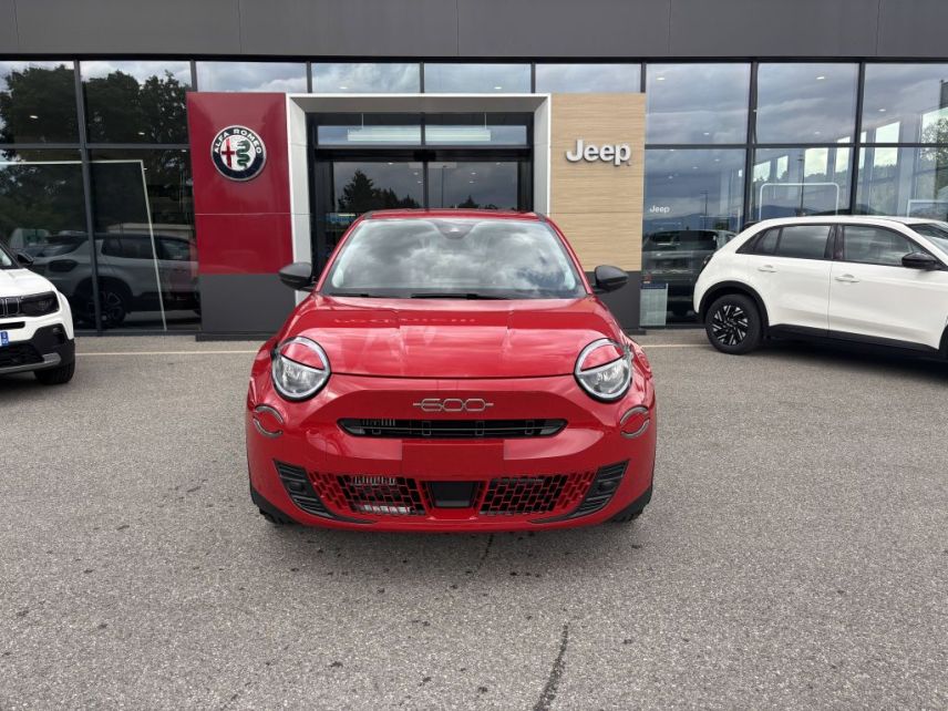 75010 : Hyundai Paris Nord - Goncourt Automobiles - FIAT 600  - 600 - Rouge - Boîte automatique - Essence sans plomb