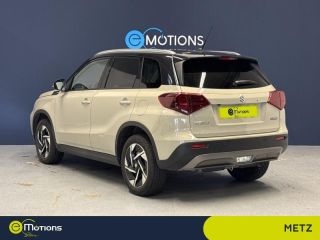 54520 : Hyundai Nancy - Théobald Automobiles - SUZUKI Vitara - Vitara - So'Color Savanna Ivory/Black métal - Traction - Hybride : Essence/Electrique