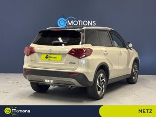 54520 : Hyundai Nancy - Théobald Automobiles - SUZUKI Vitara - Vitara - So'Color Savanna Ivory/Black métal - Traction - Hybride : Essence/Electrique