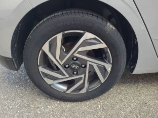 75010 : Hyundai Paris Nord - Goncourt Automobiles - HYUNDAI i20 Intuitive - i20 III - GRIS CLAIR - Automate sequentiel - Essence sans plomb