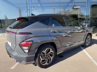 75010 : Hyundai Paris Nord - Goncourt Automobiles - HYUNDAI KONA N Line Executive - KONA II - Gris - Automate sequentiel - Essence / Courant électrique