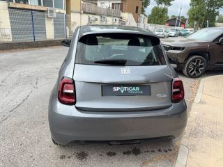 75010 : Hyundai Paris Nord - Goncourt Automobiles - FIAT 500e BERLINE MY22 SERIE 1 STEP 2 Action Plus - 500 III ELECTRIQUE - Gris - Automate à fonct. Continu - Courant électrique