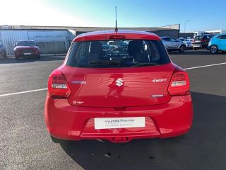 75010 : Hyundai Paris Nord - Goncourt Automobiles - SUZUKI SWIFT Avantage - SWIFT III - Rouge - Boîte manuelle - Essence sans plomb