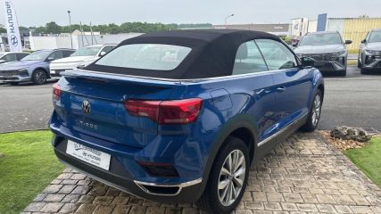 75010 : Hyundai Paris Nord - Goncourt Automobiles - VOLKSWAGEN T-ROC CABRIOLET Style - T-ROC - Bleu - Automate sequentiel - Essence sans plomb