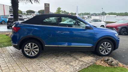 75010 : Hyundai Paris Nord - Goncourt Automobiles - VOLKSWAGEN T-ROC CABRIOLET Style - T-ROC - Bleu - Automate sequentiel - Essence sans plomb