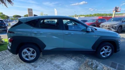 75010 : Hyundai Paris Nord - Goncourt Automobiles - HYUNDAI KONA Intuitive - KONA II - Vert - Automate sequentiel - Essence / Courant électrique