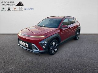75010 : Hyundai Paris Nord - Goncourt Automobiles - HYUNDAI KONA Creative - KONA (02/2023) - ULTIMATE RED - Automate sequentiel - Essence / Courant électrique