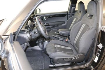 75010 : Hyundai Paris Nord - Goncourt Automobiles - MINI MINI F56 LCI  - MINI F56 - NOIR - Boîte automatique - Essence sans plomb