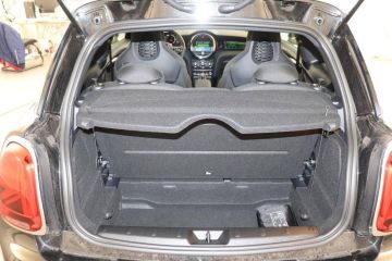 75010 : Hyundai Paris Nord - Goncourt Automobiles - MINI MINI F56 LCI  - MINI F56 - NOIR - Boîte automatique - Essence sans plomb