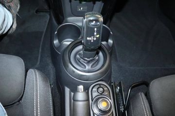 75010 : Hyundai Paris Nord - Goncourt Automobiles - MINI MINI F56 LCI  - MINI F56 - NOIR - Boîte automatique - Essence sans plomb