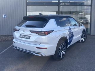 54520 : Hyundai Nancy - Théobald Automobiles - MITSUBISHI Outlander - Outlander - Diamond White Spéciale/Toit Noir - Transmission intégrale - Hybride rechargeable : Essence/Electrique
