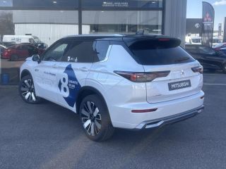 54520 : Hyundai Nancy - Théobald Automobiles - MITSUBISHI Outlander - Outlander - Diamond White Spéciale/Toit Noir - Transmission intégrale - Hybride rechargeable : Essence/Electrique