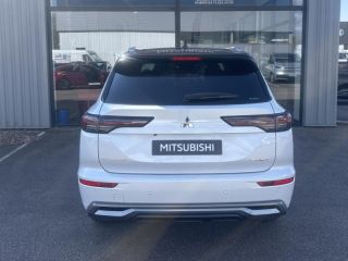 54520 : Hyundai Nancy - Théobald Automobiles - MITSUBISHI Outlander - Outlander - Diamond White Spéciale/Toit Noir - Transmission intégrale - Hybride rechargeable : Essence/Electrique