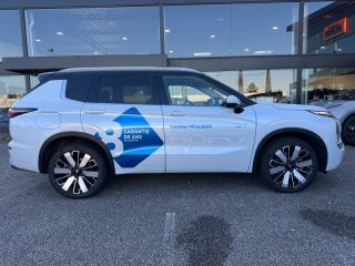 54520 : Hyundai Nancy - Théobald Automobiles - MITSUBISHI Outlander - Outlander - Diamond White Spéciale/Toit Noir - Transmission intégrale - Hybride rechargeable : Essence/Electrique