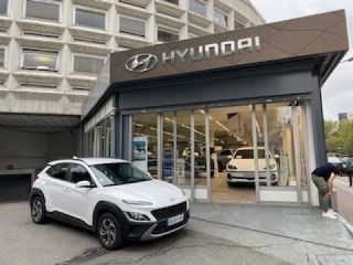 75013 : Hyundai Paris 13 - Bayard Automobiles - HYUNDAI Kona - Kona - Atlas White - Traction - Hybride : Essence/Electrique