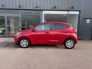 54520 : Hyundai Nancy - Théobald Automobiles - HYUNDAI i10 - i10 - Dragon Red Métal - Traction - Essence