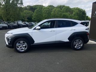 75010 : Hyundai Paris Nord - Goncourt Automobiles - HYUNDAI KONA Creative - KONA II - Blanc - Boîte manuelle - Essence sans plomb