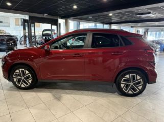 54520 : Hyundai Nancy - Théobald Automobiles - HYUNDAI Kona - Kona - Sunset Red Métal - Traction - Electrique
