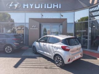 19100 : Hyundai Brive-la-Gaillarde - Garage Pouget - HYUNDAI i10 - i10 - Sleek Silver Métal/Toit/rétros Black - Traction - Essence