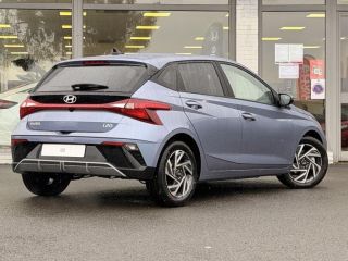 57200 : Hyundai Sarreguemines - Theobald Automobiles - HYUNDAI i20 - i20 - Meta Blue Métal - Traction - Essence