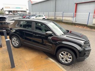 75010 : Hyundai Paris Nord - Goncourt Automobiles - JEEP AVENGER Altitude - AVENGER - NOIR - Boîte manuelle - Essence sans plomb